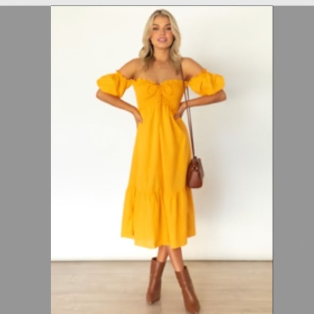 Pearl + Sea Off the shoulder Midi Dress